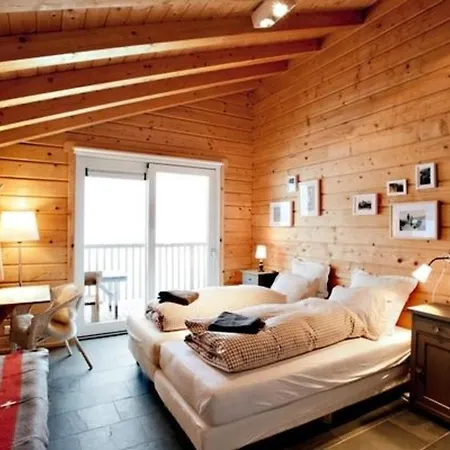 Chalet Le Iceberg Ski, Hike, E-bike Sauna Ever!